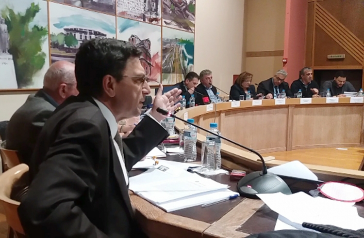 Αιχμές Ψαλιδόπουλου για παρασκήνιο με την ΧΑ και Χρυσαυγίτες δημοτικούς συμβούλους