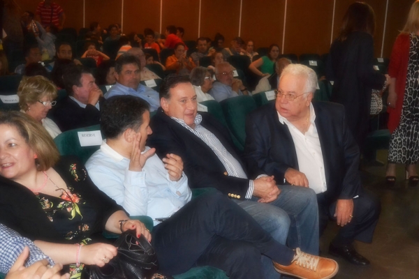 Ο δήμαρχος Καλλιθέας, Δημήτρης Κάρναβος, ο πρόεδρος της Ελληνικής Ολυμπιακής Επιτροπής, Σπύρος Καπράλος και ο πρόεδρος του ΝΟΤΚ, Παντελής Παυλίδης
