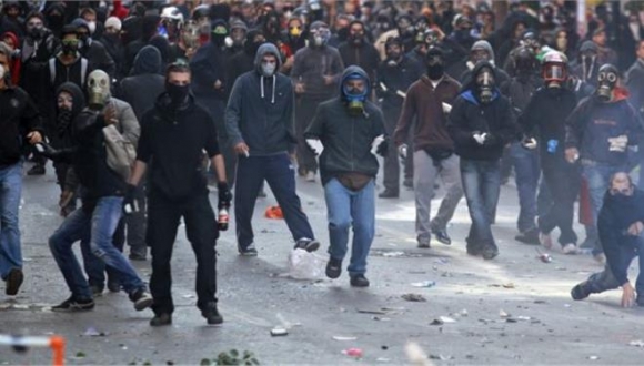 Απειλές κουκουλοφόρων για ταραχές και στην Καλλιθέα