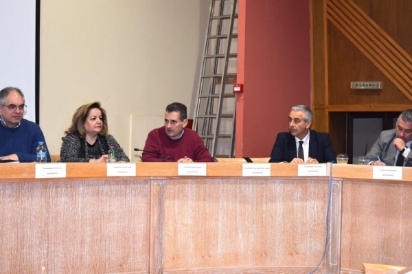 Κάρναβος: «Παραμένουμε ψύχραιμοι και προσεκτικοί» - Ευρεία σύσκεψη για τον κορωνοϊό-