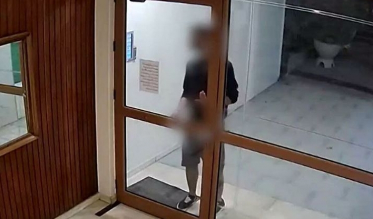 Η μαρτυρία 28χρονης στην Καλλιθέα &quot;καίει&quot; τον 22χρονο από τη Νέα Σμύρνη - &quot;Ήρθε πίσω μου και εκσπερμάτωσε στην πλάτη μου&quot;